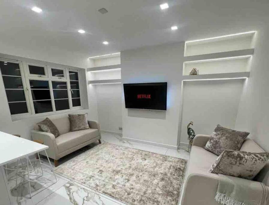 Premium Private Apartment Minutes To Central Лондон Экстерьер фото